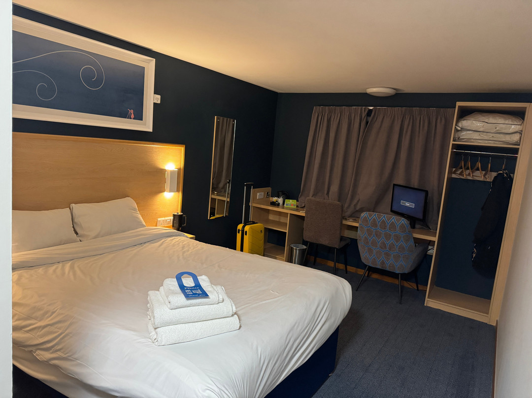 伦敦温布尔登游客酒店主图