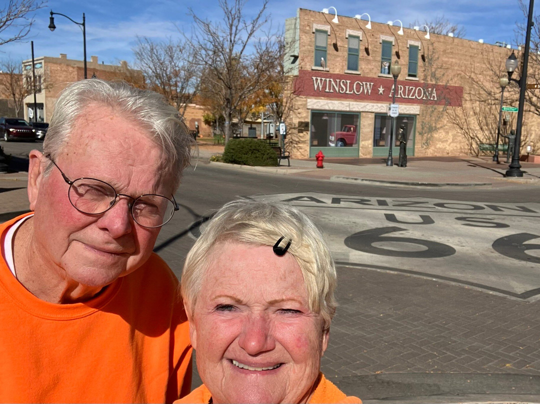 Standin' On The Corner-温斯洛必去景点