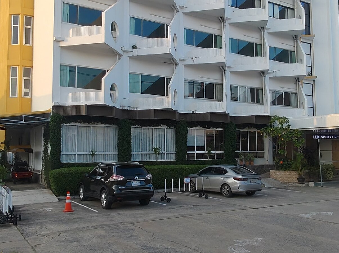 莱尼米塔酒店主图