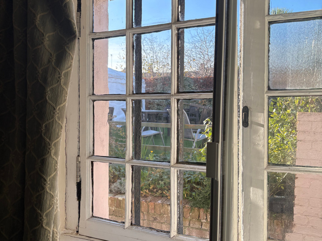 The Old Vicarage主图