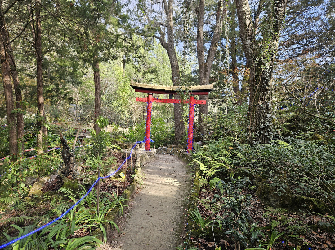 Cedar Lakes Woods & Gardens-Williston必去景点