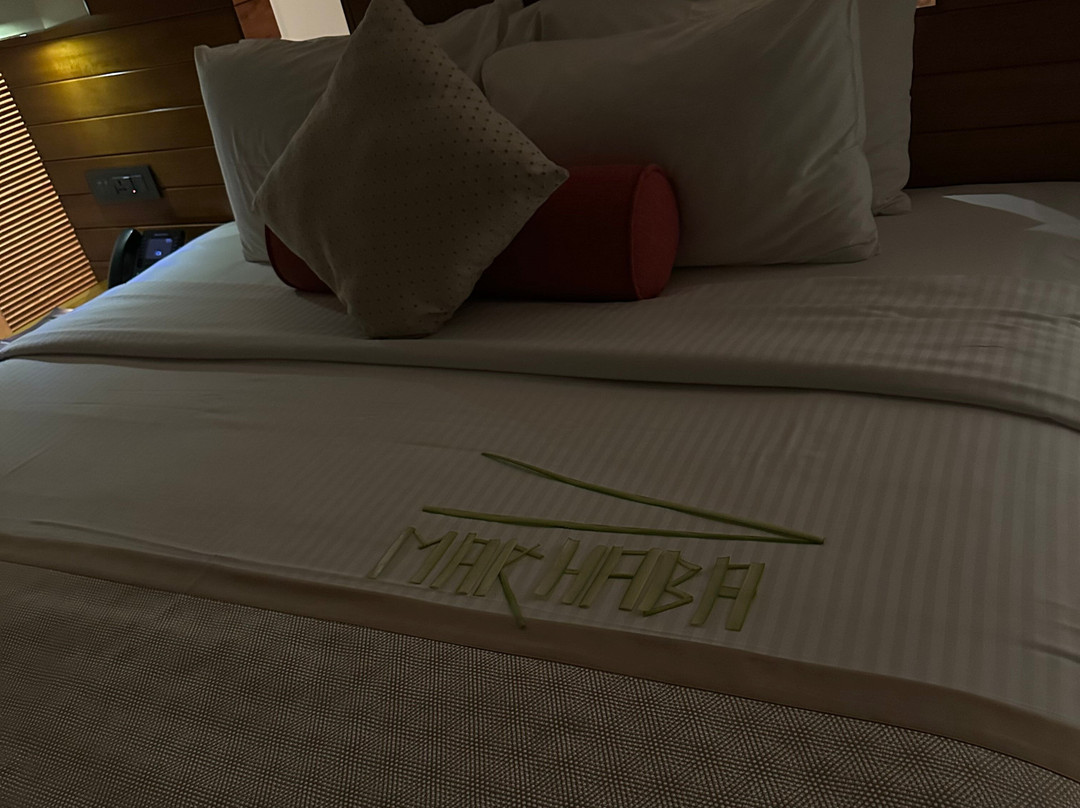 加雅礁湖-哈库拉岛酒店主图