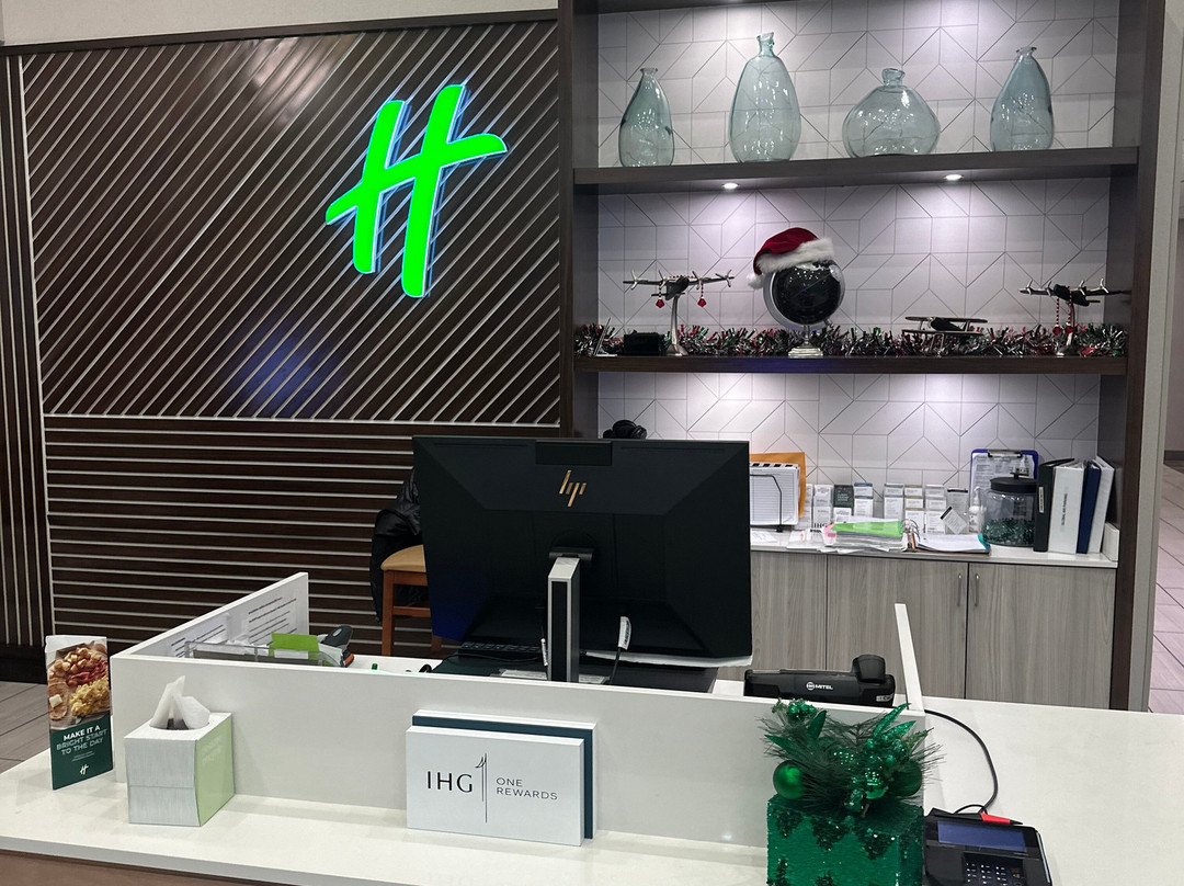 罗利达勒姆机场假日酒店主图