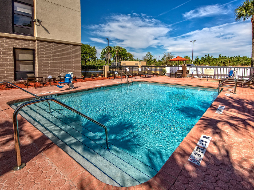 Hampton Inn Orlando-maingate South主图
