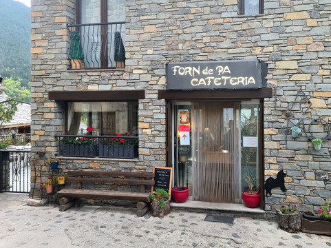 Forn de Pa Cafeteria La Mola