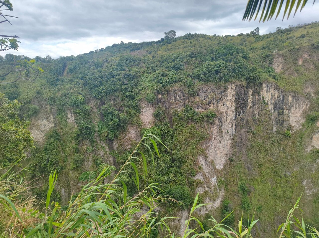 El Salto del Mortino-Isnos必去景点