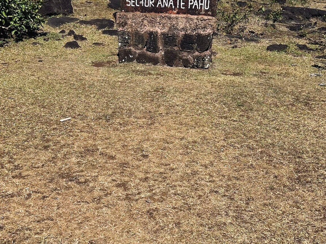 Ana Te Pahu-复活节岛必去景点