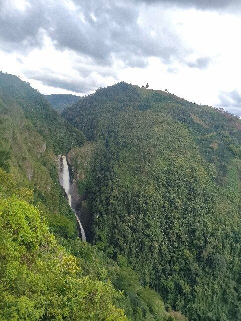Salto de Bordones-Isnos必去景点