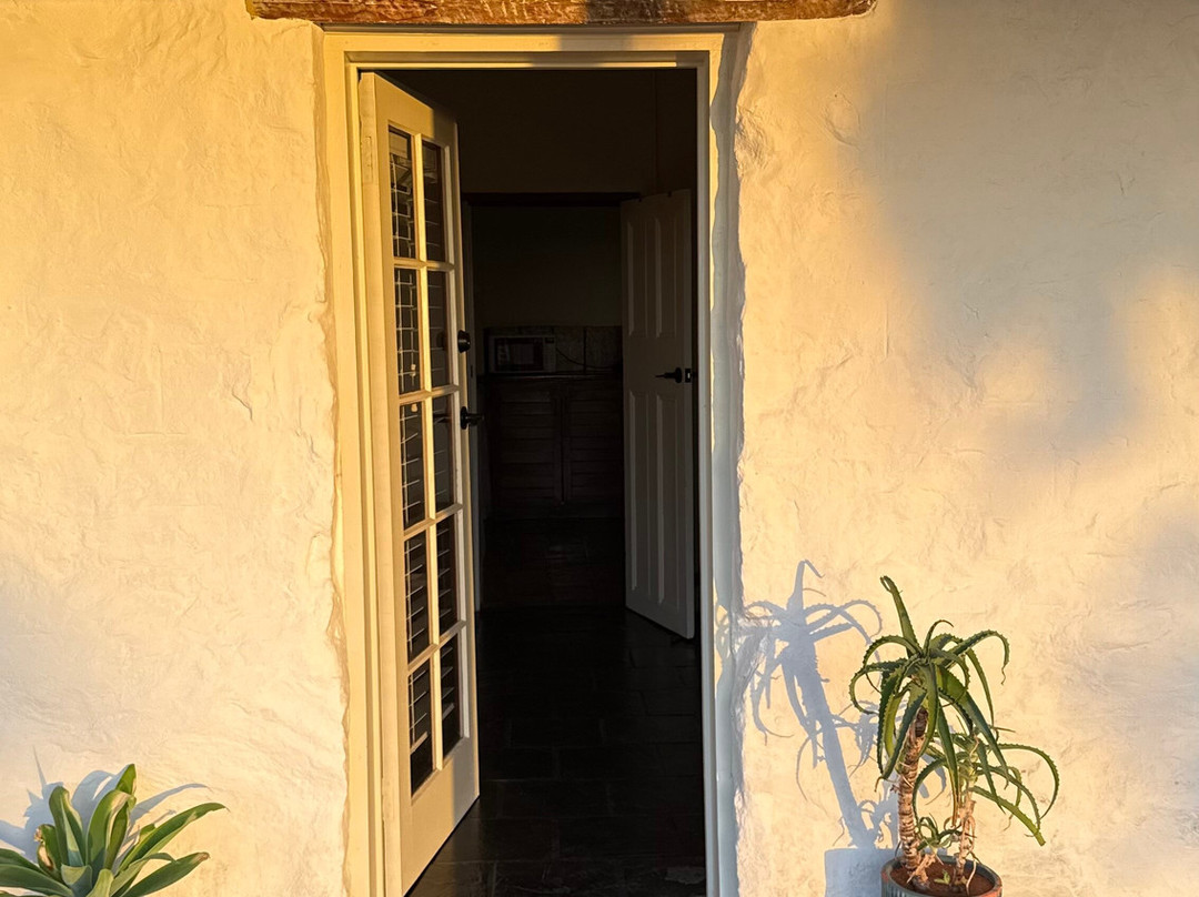 The Long Cottage主图