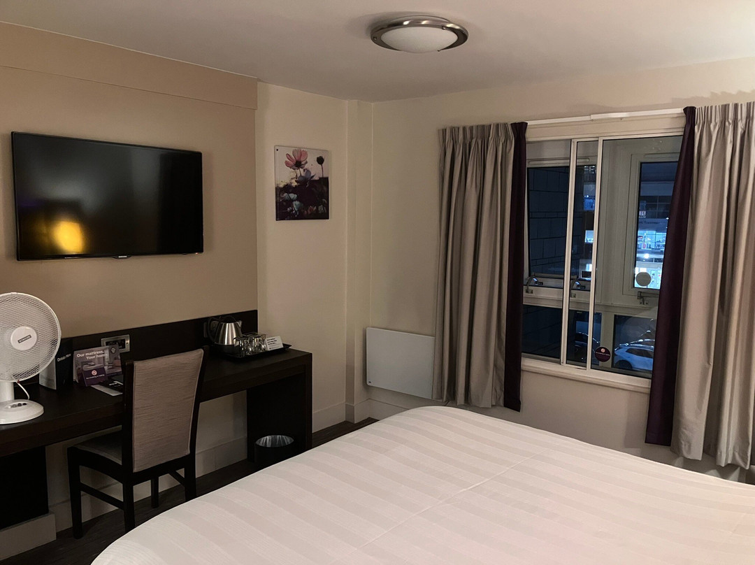 诺丁汉中心普瑞米尔酒店 - 圣高士