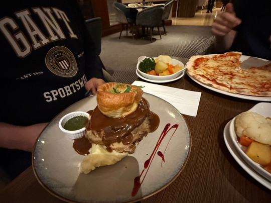 卡尔顿海鸥酒店主图