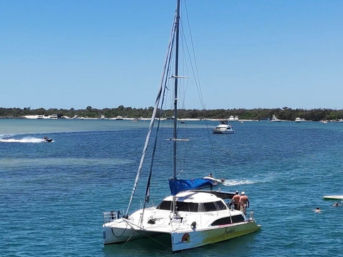 Sunrise Sailing Charters Gold Coast-梅因海滩必去景点
