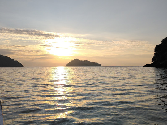 Xtra Holiday Travel & Tour-拉克山必去景点