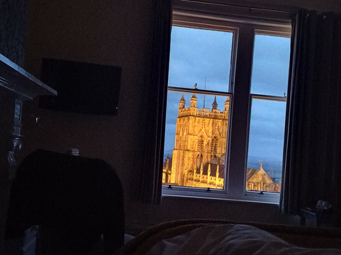 快乐山酒店主图