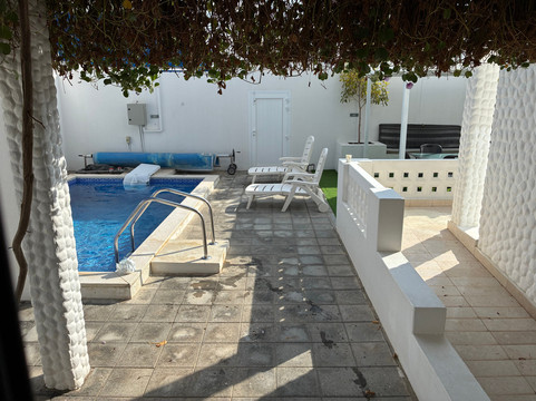 The Pool Villa - Tanuf主图