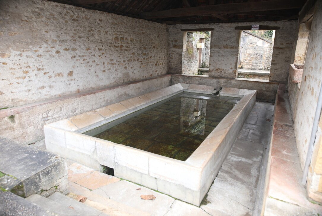 Lavoir De La Fontaine De Barrange-Buxy必去景点