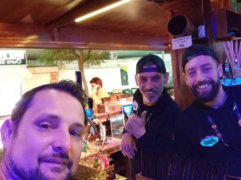 Legends Bar-阿尔布赞拉必去景点