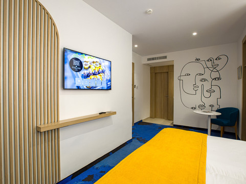 卡尔顿酒店主图