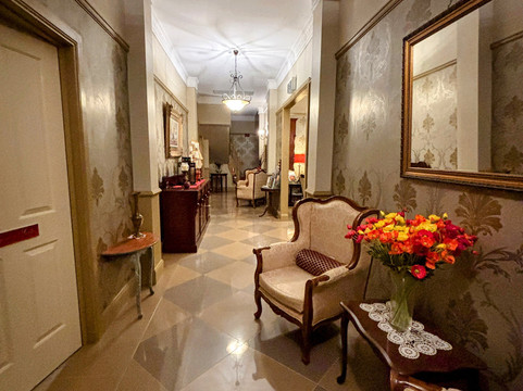 布里布里河滨假日旅馆主图