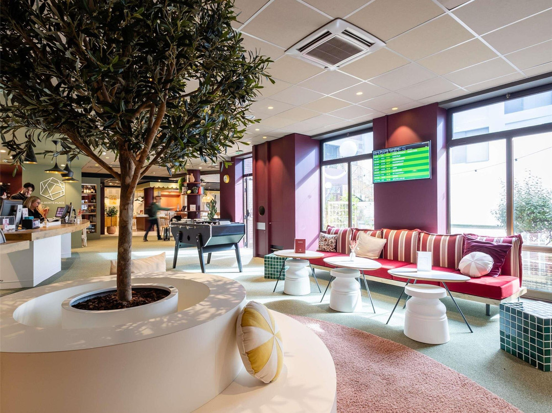 宜必思里尔中心火车站酒店