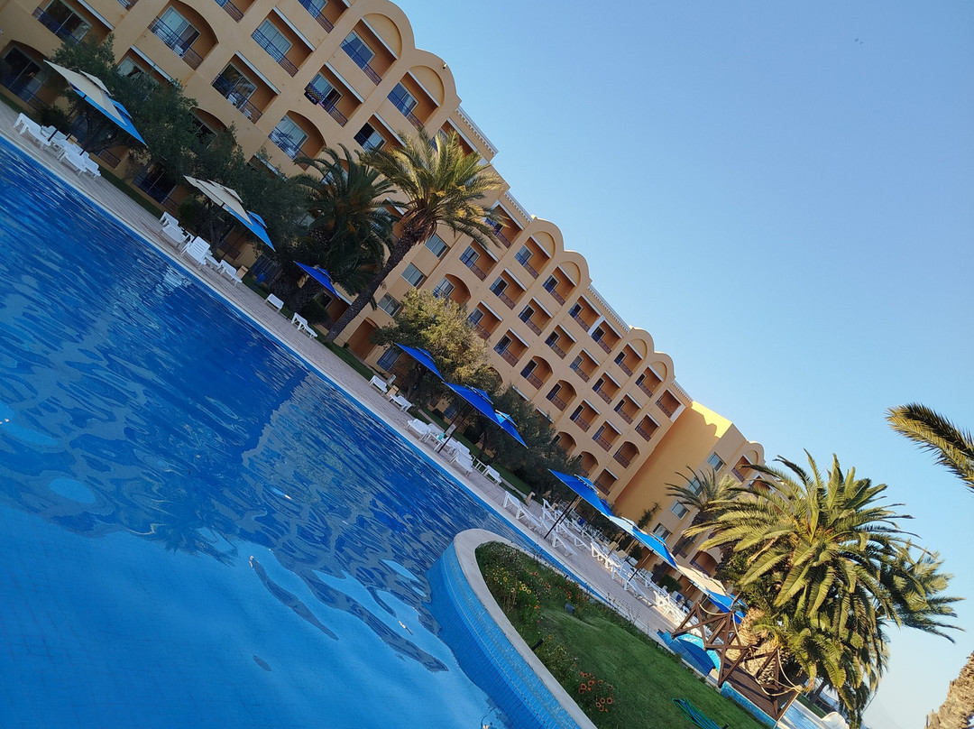 努尔海水浴皇宫度假酒店主图