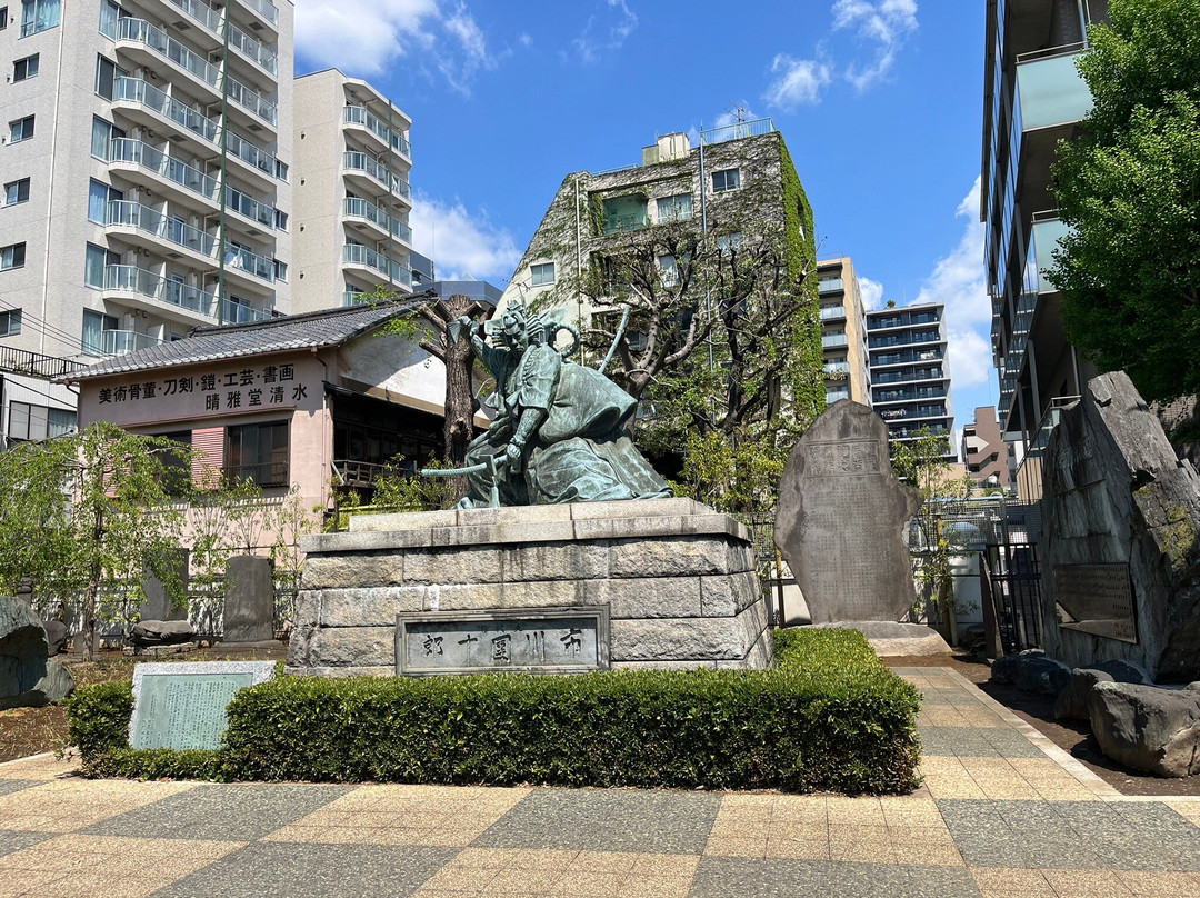 9-daime Ichikawa Danjuro Shibaraku Bronze Statue-Asakusa必去景点