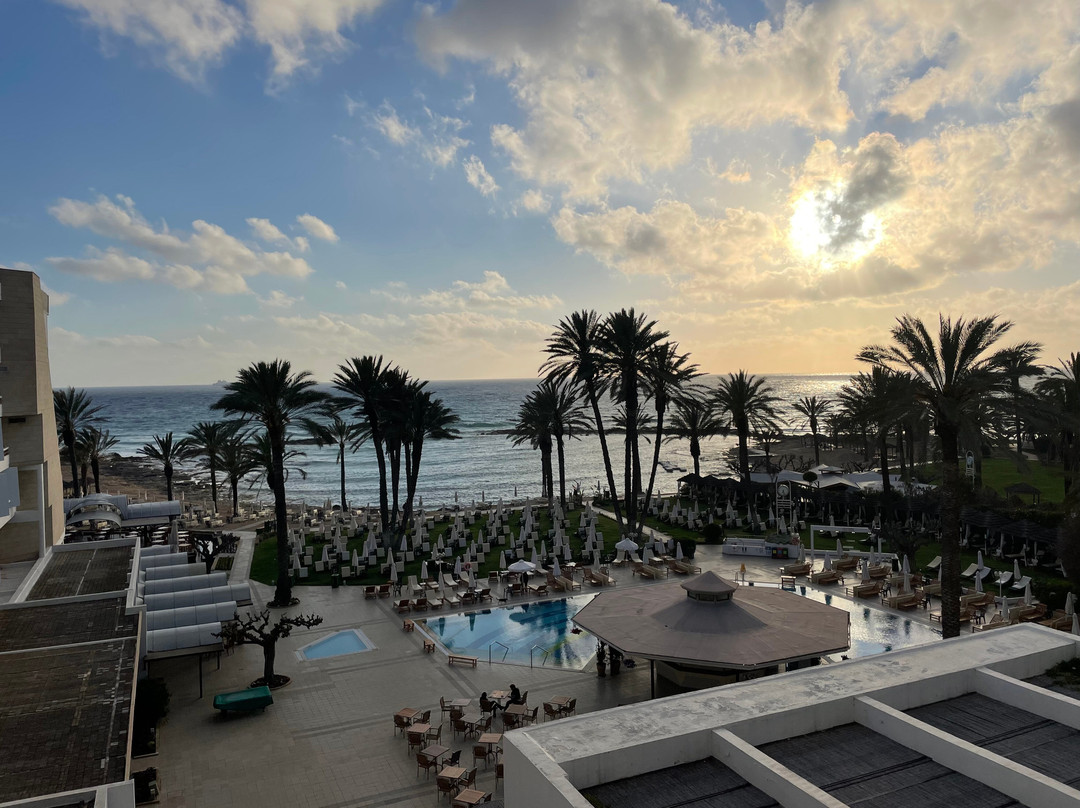 Constantinou Bros Pioneer Beach Hotel主图