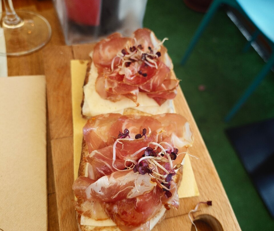 Mica - Spritz & Gin Bar Con Cucina