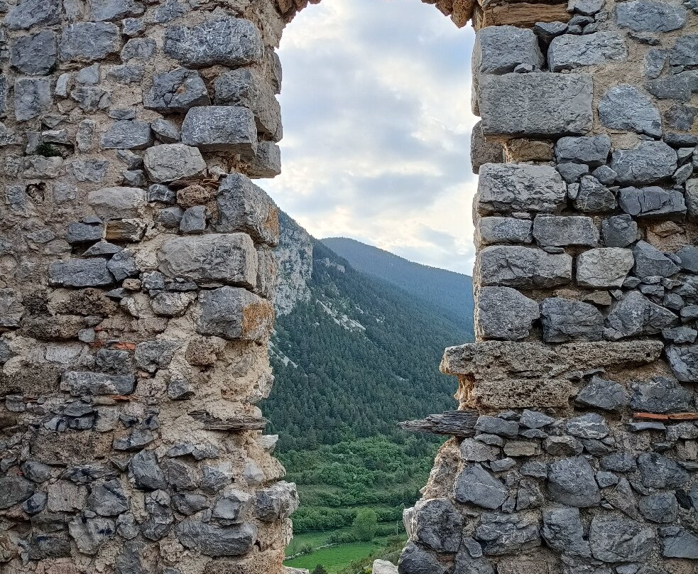 Santa Maria del Castell de Gósol-Gosol必去景点