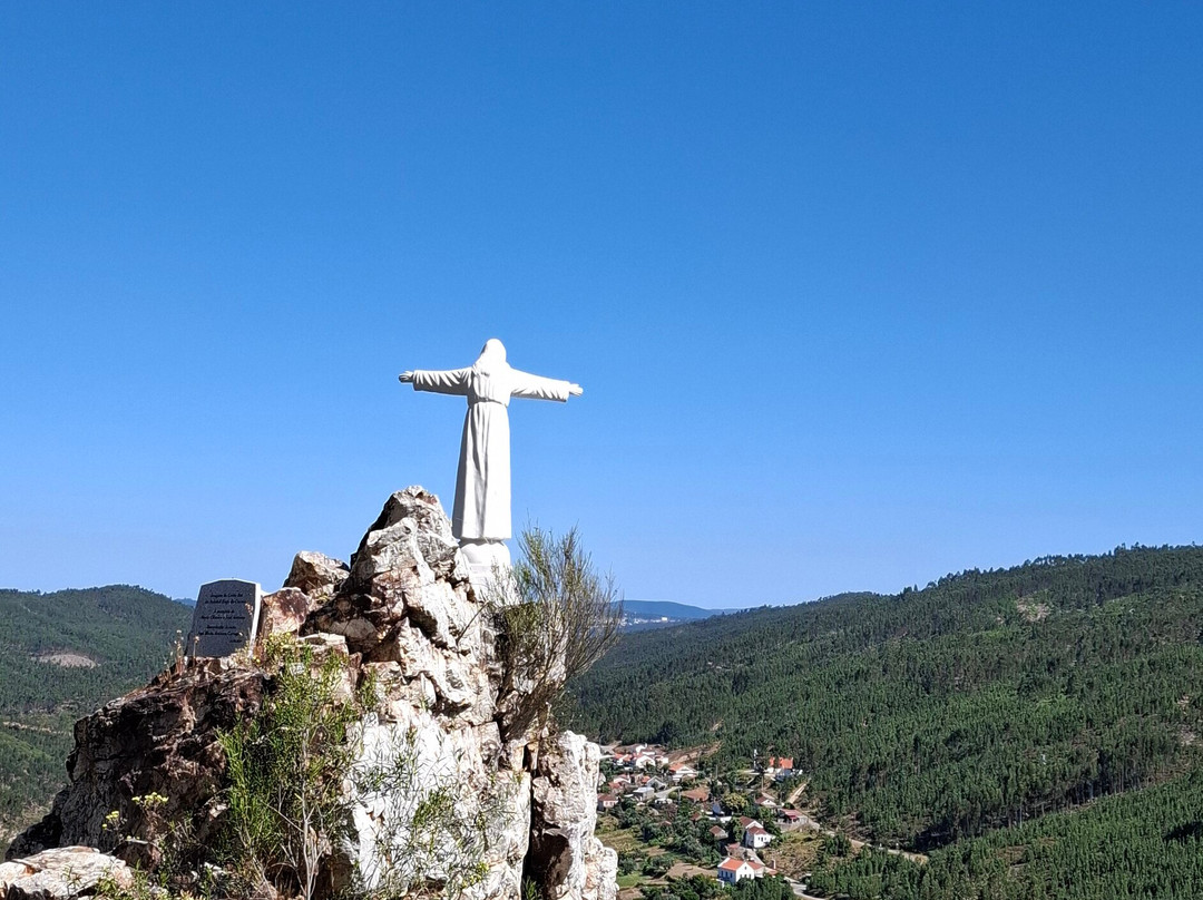 Cristo Rei Do Azinhal-Cernache do Bonjardim必去景点