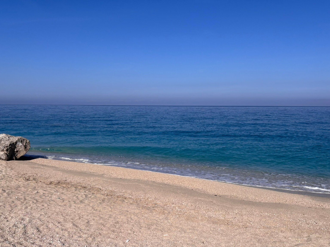 Megali Petra Beach-Kalamitsi必去景点