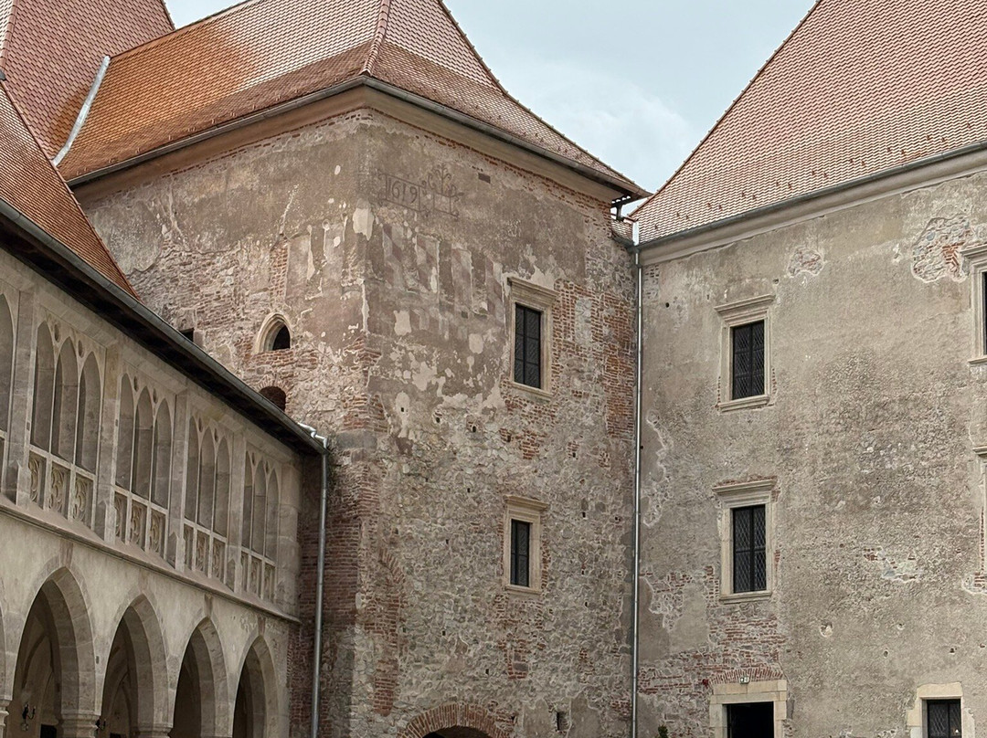 Castelul Corvinilor-Hunedoara必去景点