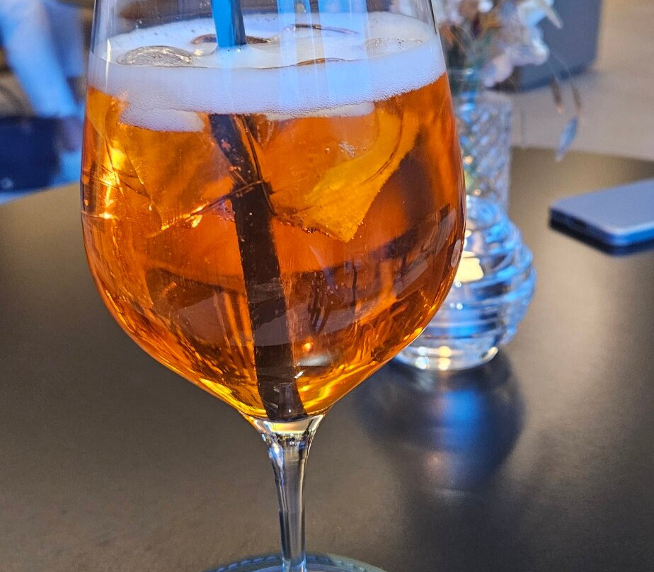 西雷腾湖水疗酒店主图