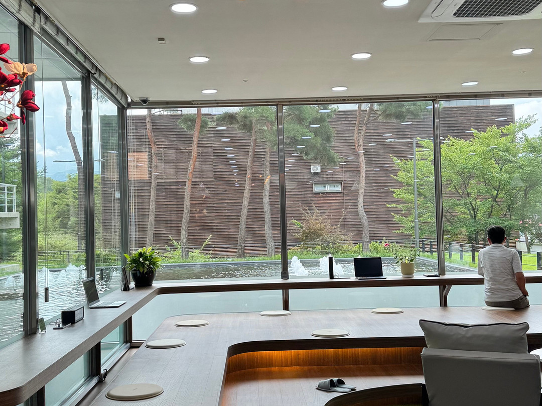 镇安红人蔘水疗别墅酒店主图