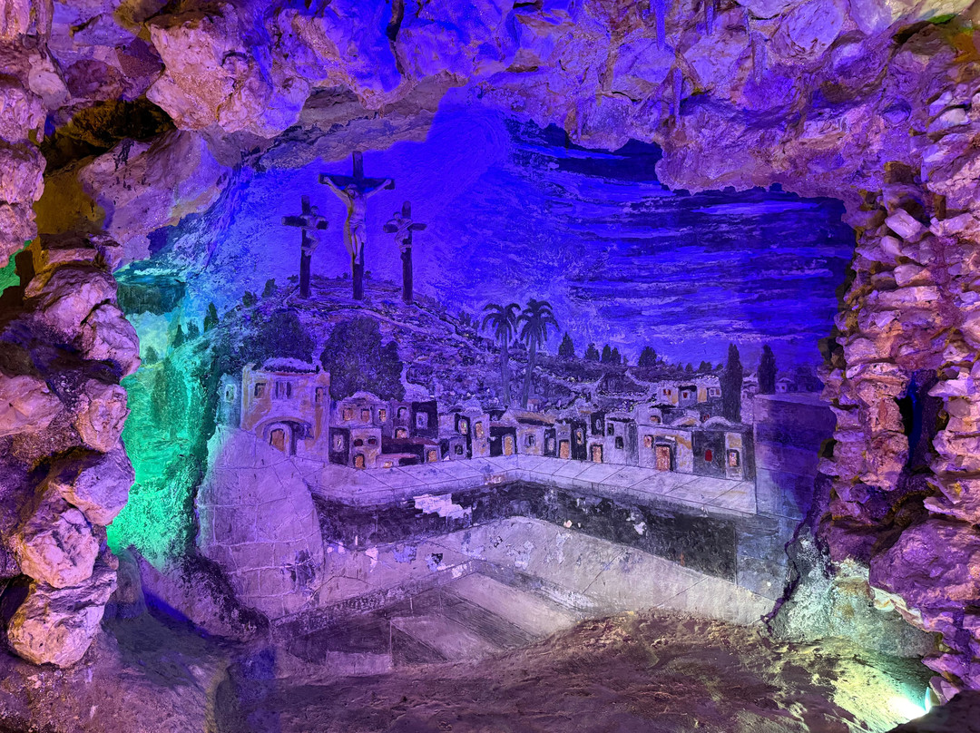 Crystal Shrine Grotto-孟菲斯必去景点