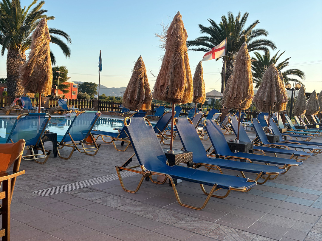 Costas Pool Bar, Kalamaki