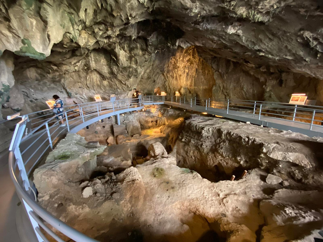 Theopetra Prehistoric Cave-卡兰巴卡必去景点