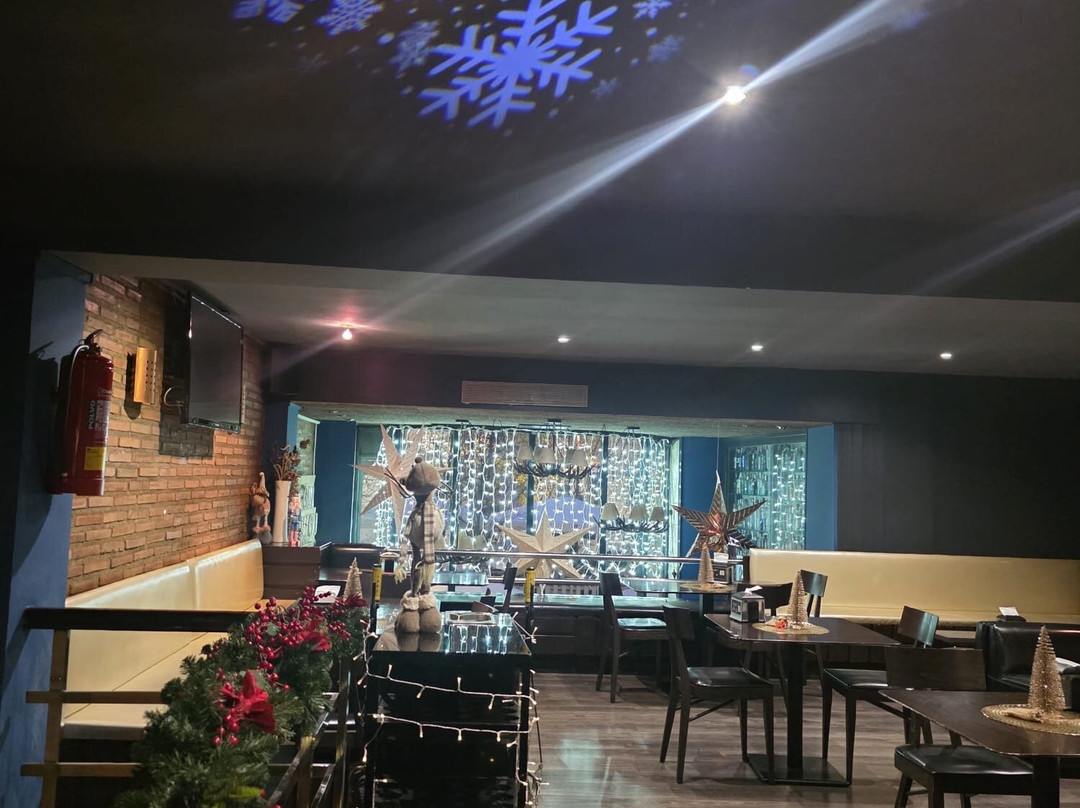 Cuatroesquinas Gin Dillou Bar-Monzon必去景点