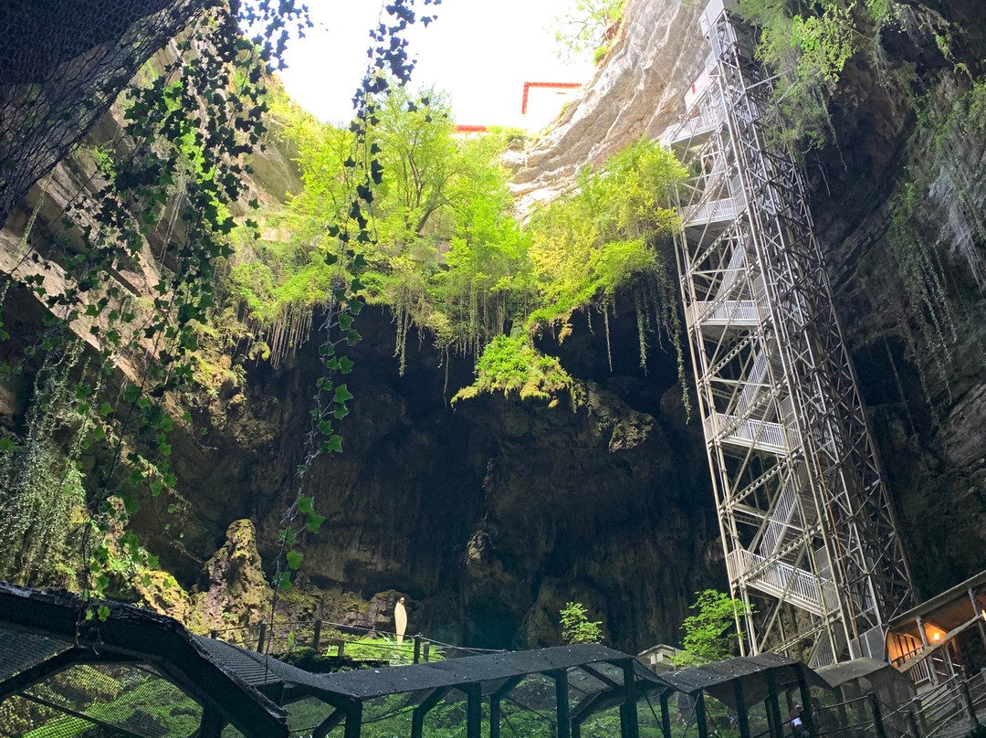 Taxi & Touring A La Carte-Saint-Vincent-de-Cosse必去景点