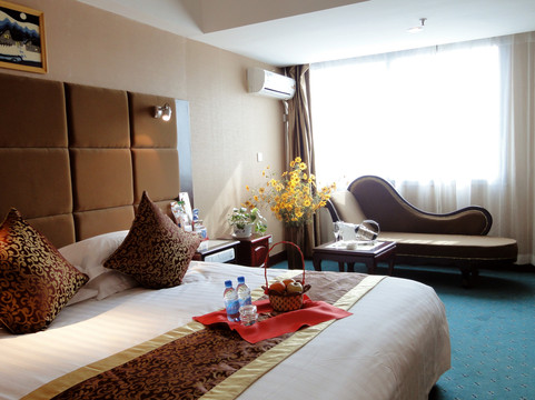 红珊瑚酒店(郑州二七广场火车站店)主图