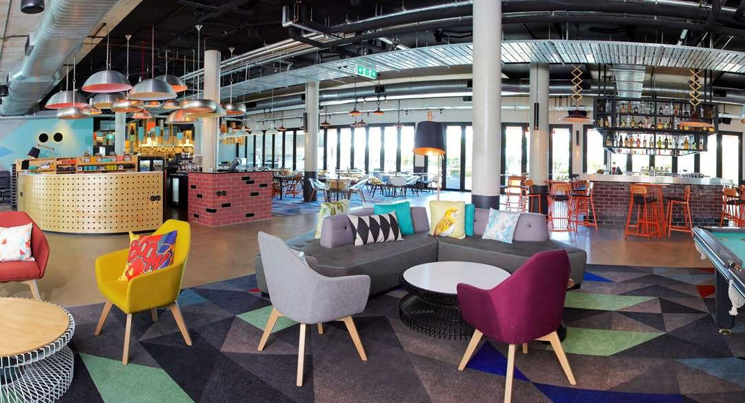 黑镇阿图拉酒店主图