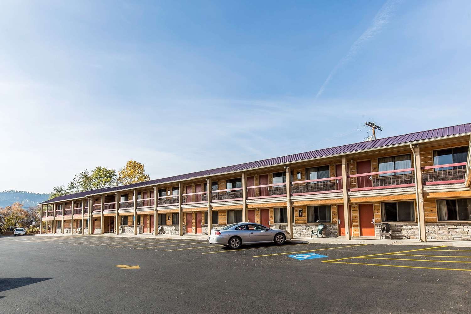 Econo Lodge Inn & Suites-官方
