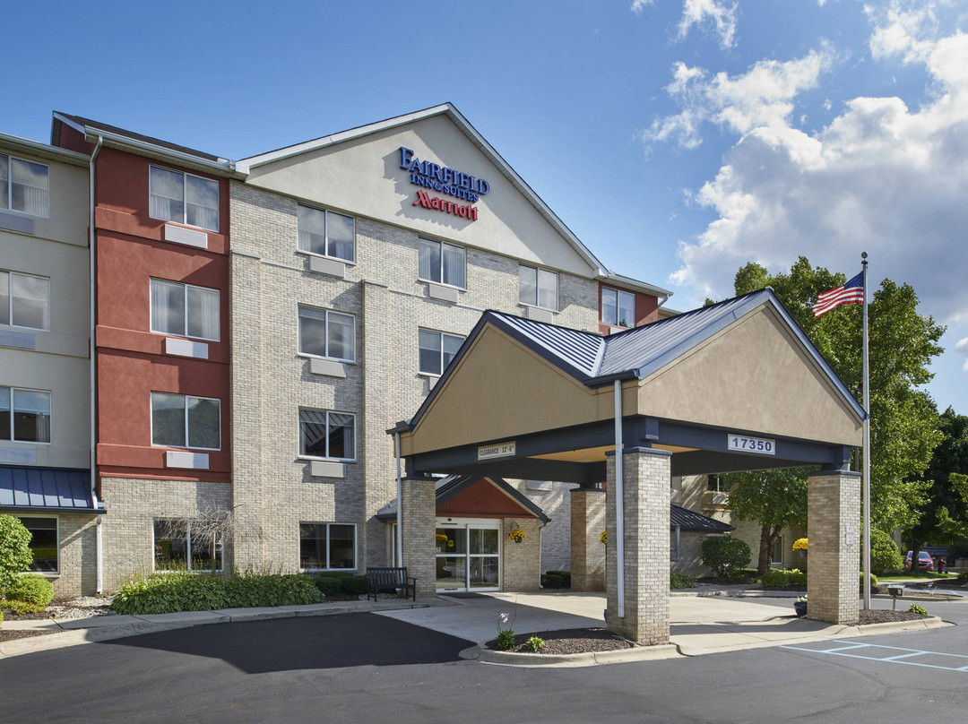 底特律利沃尼亚费尔菲尔德客栈主图