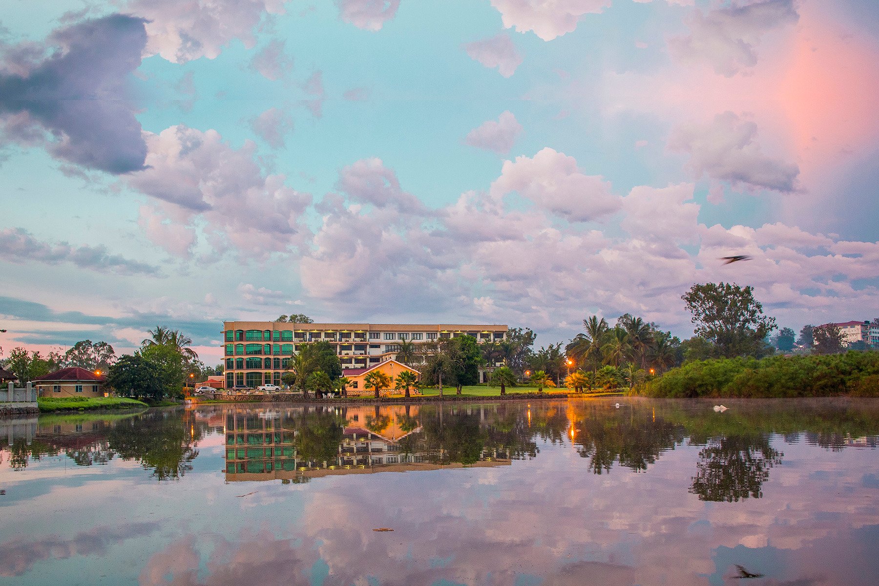 Lake View Resort Hotel-官方