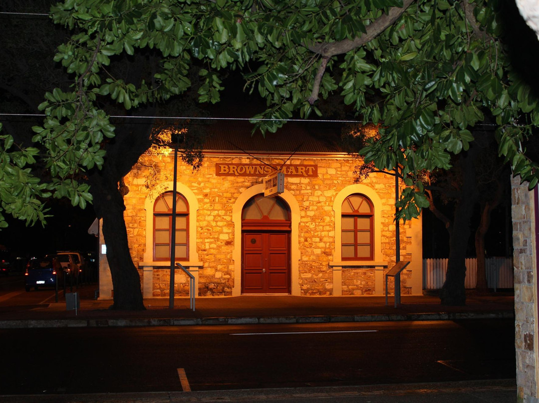Brown's Mart Theatre-达尔文市必去景点