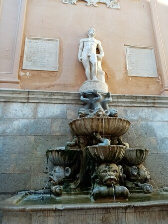 Fontana di Saturno di Trapani景点图片