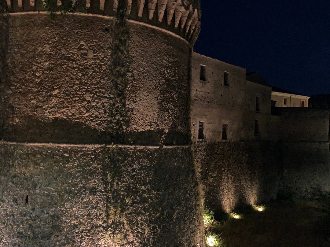 Castello Aragonese景点图片