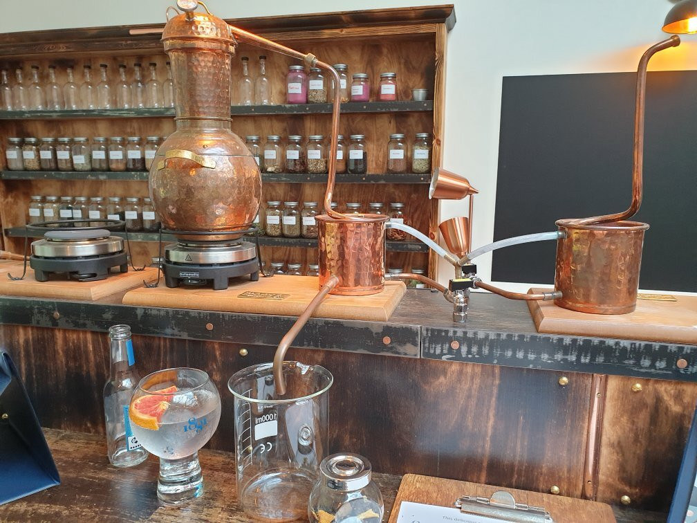 1881 Distillery & Gin School-皮布尔斯必去景点