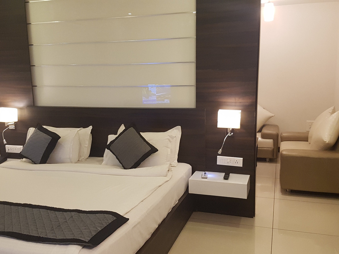 Love Kush Hotel主图