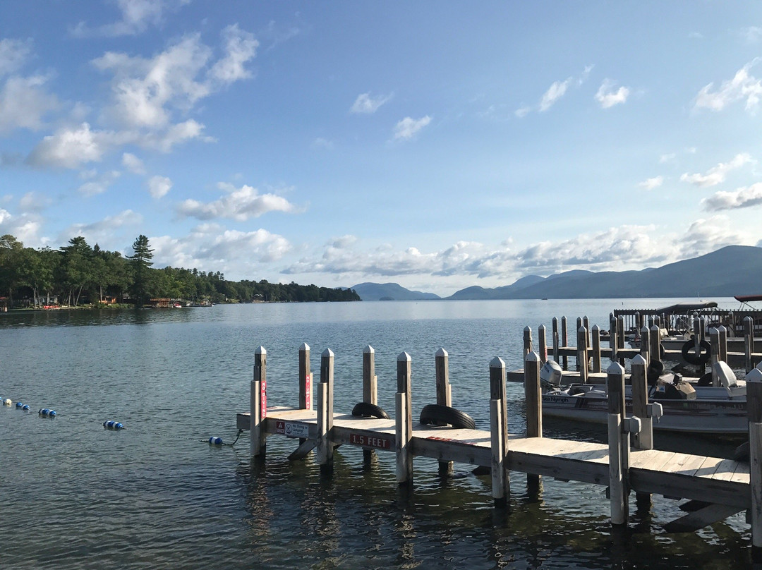 乔治湖钻石湾别墅小木屋酒店